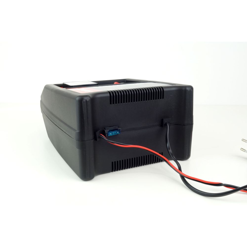 Amio - Φορτιστής Μπαταρίας 12V 12A για γρήγορη φόρτιση μπαταριών 32-90Ah με προστατευμένους ακροδέκτες και σταθερή απόδοση για αξιόπιστη χρήση σε απαιτητικές εφαρμογές - 1 Τεμ. (02089/AM)