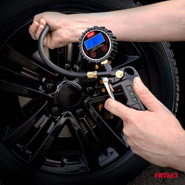 Amio - Επαγγελματικό αερόμετρο φουσκώματος με ψηφιακό μανόμετρο 17 bar – Οθόνη LCD βαλβίδα εκτόνωσης σωλήνας 30cm - 1 τεμ. (04466/AM)