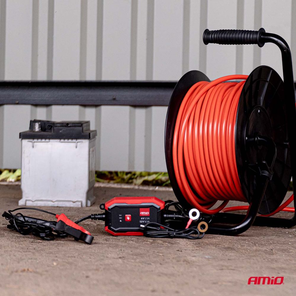 Amio - Φορτιστής Μπαταρίας Ψηφιακός AGM GEL LiFePo4 (LFP) τάση λειτουργίας 6/12V ένταση ρεύματος 1.5A για Επιβατικά Αυτοκίνητα και Μοτοσυκλέτες - 1 τεμ. (04526/AM)