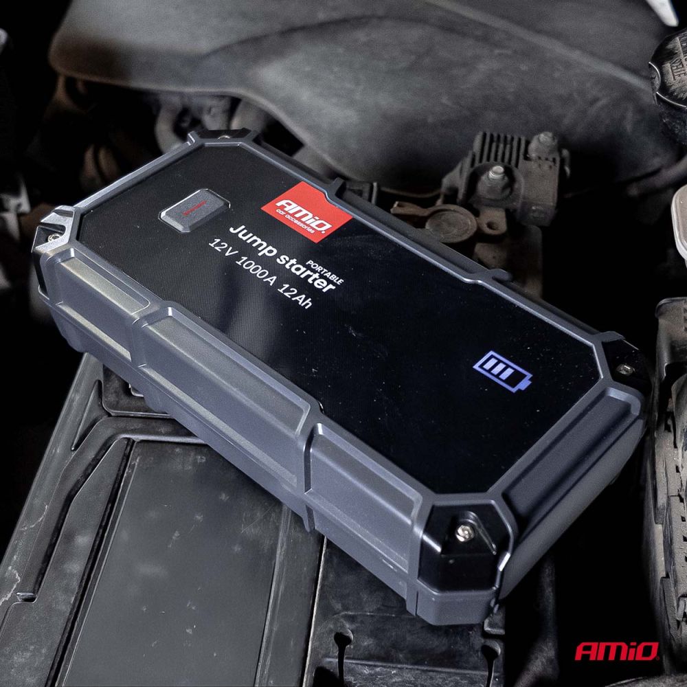 Amio - Φορητός Εκκινητής Μπαταρίας (Jump Starter), Powerbank και Φακός LED τάση λειτουργίας 12V με χωρητικότητα 12Ah και ρεύμα εκκίνησης 500A (στιγμιαία μέγιστη ισχύς 1000A) σειρά Pro για Επιβατικά Αυτοκίνητα - 1 τεμ. (04676/AM)