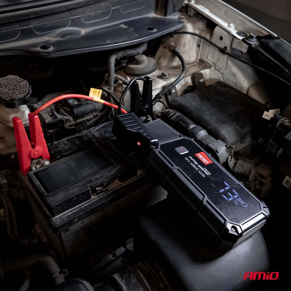 Amio - Φορητός Εκκινητής Μπαταρίας (Jump Starter), Powerbank και Φακός LED τάση λειτουργίας 12V με χωρητικότητα 12Ah και ρεύμα εκκίνησης 500A (στιγμιαία μέγιστη ισχύς 1000A) σειρά Pro για Επιβατικά Αυτοκίνητα - 1 τεμ. (04676/AM)