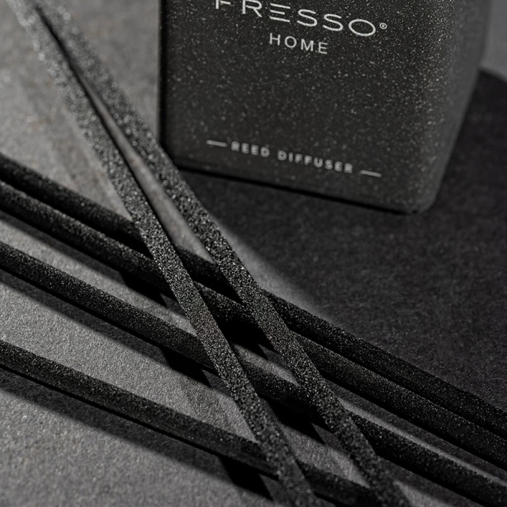 Fresso - Κιτ Αναπλήρωσης με Άρωμα Molise 100 ml Premium Home Refill Kit και 6 Μαύρα Στικ από Fiberglass για Αρωματικό Χώρου Reed Diffuser - 1 Τεμ. (390044/FRE)