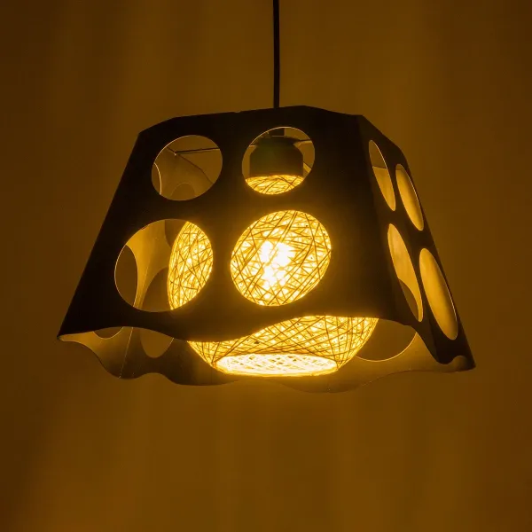 GLOBOSTAR® CARTER 00962 Μοντέρνο Κρεμαστό Φωτιστικό Οροφής με Ντουί 1 x E27 AC 220-240V IP20 - Μαύρο & Μπεζ - Μ28 x Π28 x Υ22cm