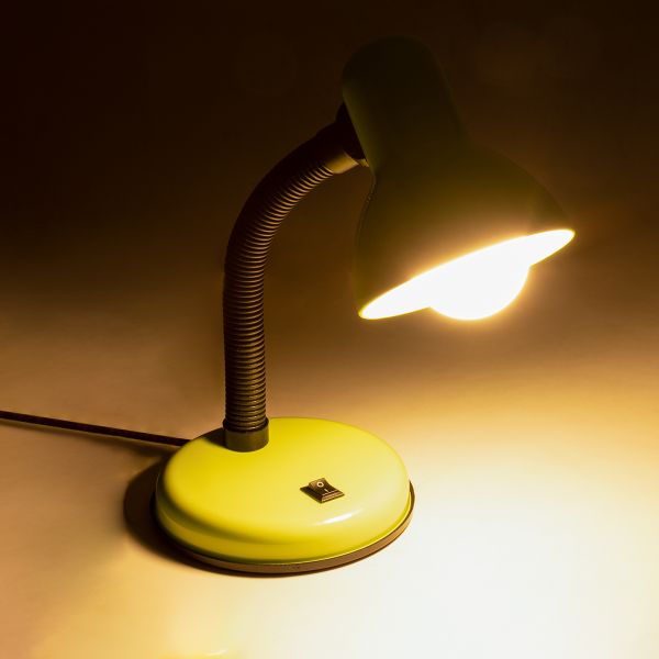 GLOBOSTAR® STUDENT 01533 Μοντέρνο Επιτραπέζιο Φωτιστικό Πορτατίφ με Ντουί 1 x E27 AC 220-240V IP20 - Πράσινο & Μαύρο - Μ12 x Π12 x Υ32cm