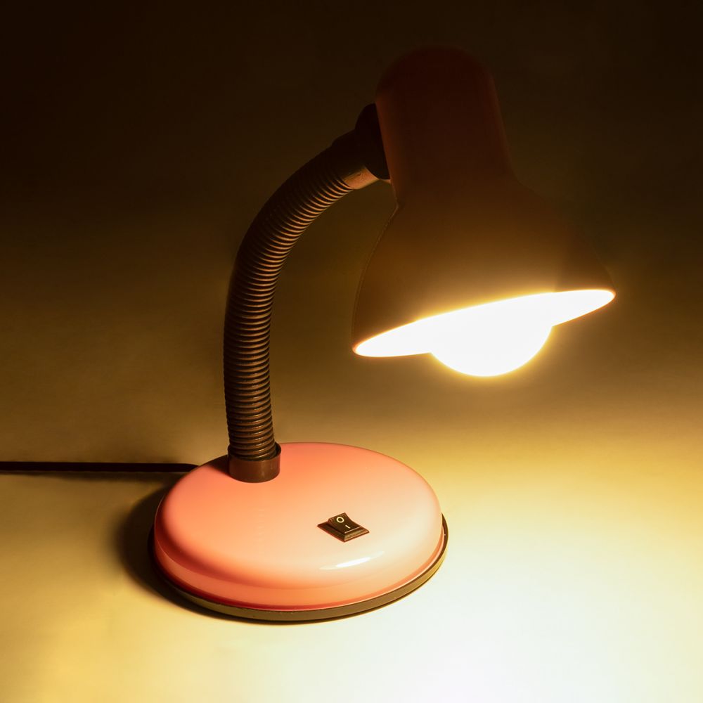 GLOBOSTAR® STUDENT 01534 Μοντέρνο Επιτραπέζιο Φωτιστικό Πορτατίφ με Ντουί 1 x E27 AC 220-240V IP20 - Ροζ & Μαύρο - Μ12 x Π12 x Υ32cm