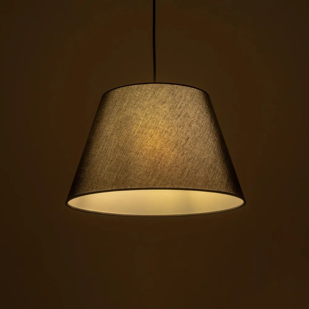 GLOBOSTAR® TRIANGLE 204-0088 Μοντέρνο Κρεμαστό Φωτιστικό Οροφής με Ντουί 1 x E27 AC 220-240V IP20 - Μαύρο - Μ35 x Π35 x Υ24cm