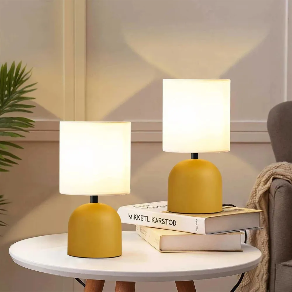 GLOBOSTAR® LOREN 204-0137 Μοντέρνο Επιτραπέζιο Φωτιστικό Πορτατίφ με Ντουί 1 x E14 AC 220-240V IP20 - Κίτρινο & Μπεζ - Μ15,5 x Π15,5 x Υ33cm