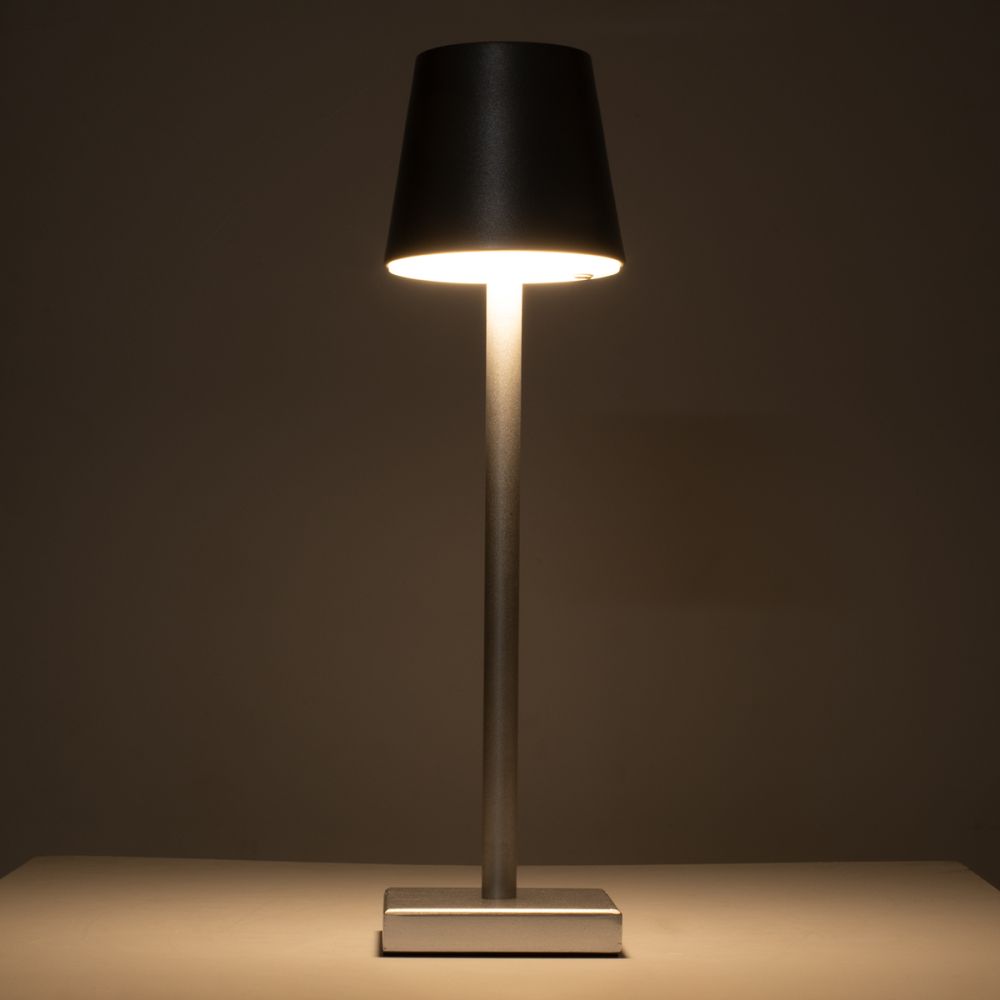 GLOBOSTAR® NEGA 60476 Μοντέρνο Επιτραπέζιο Φωτιστικό LED 2.2W 154lm 360° DC 5V με USB με Επαναφορτιζόμενη Μπαταρία Li-ion 3.7V 4000mAh IP20 Θερμό Λευκό 2700K με Αφή Dimmable - Lumileds SMD Chip - Ασημί - Μ10 x Π10 x Υ39cm - 2 Χρόνια Εγγύηση