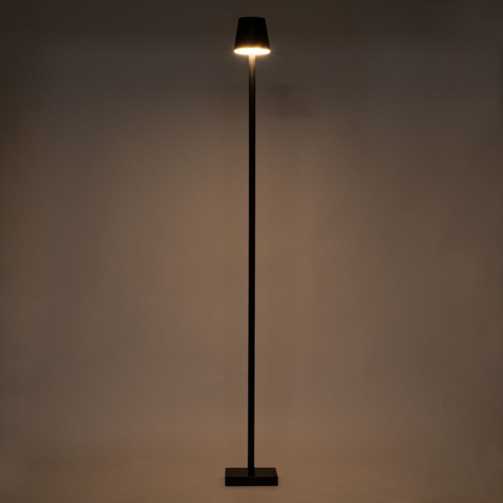 GLOBOSTAR® NEGA 60477 Μοντέρνο Επιδαπέδιο Φωτιστικό LED 2.2W 154lm 360° DC 5V με USB 2.0 με Επαναφορτιζόμενη Μπαταρία Li-ion 3.7V 4000mAh IP44 Θερμό Λευκό 2700K με Αφή Dimmable - Lumileds SMD Chip - Μαύρο - Μ10 x Π10 x Υ135cm - 2 Χρόνια Εγγύηση