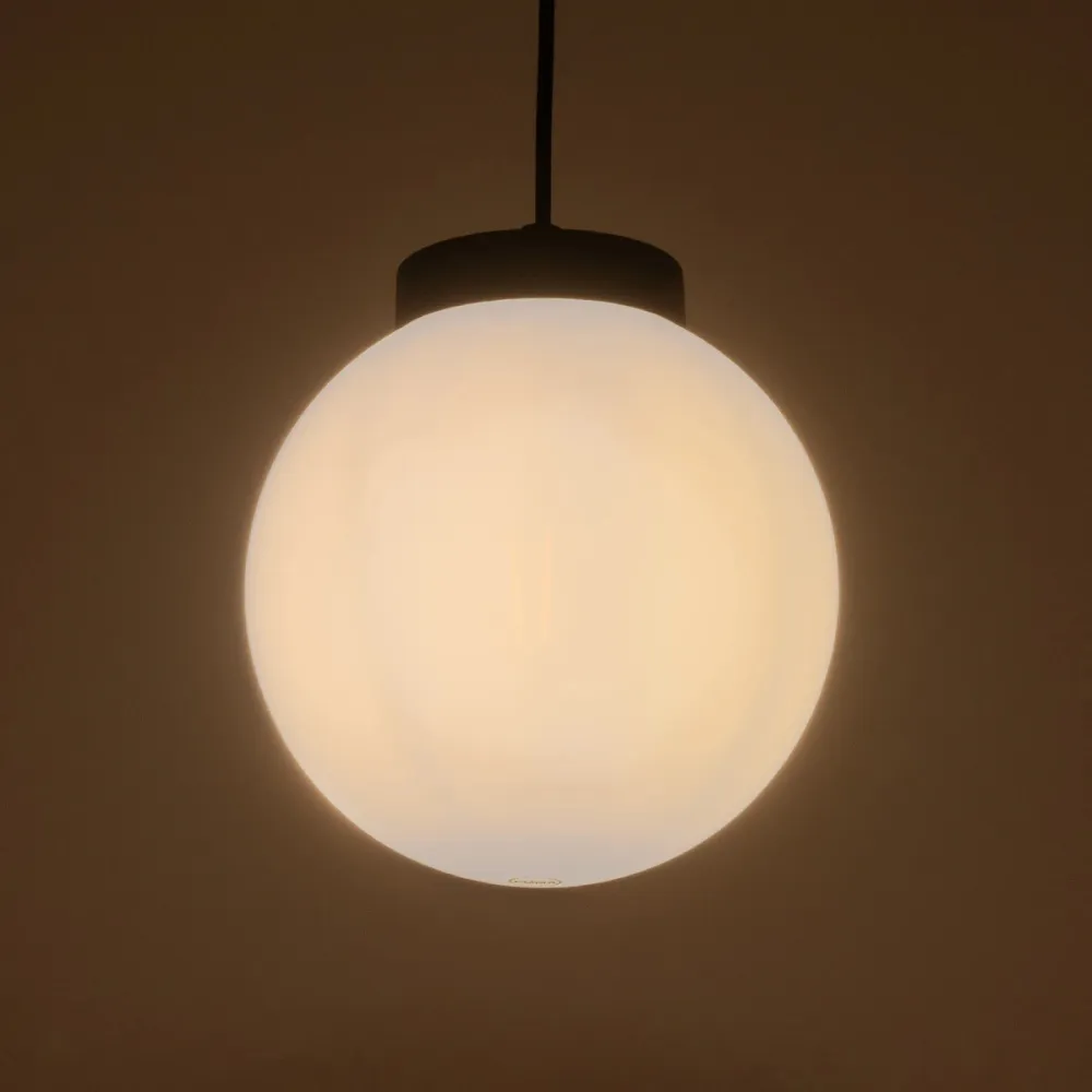 GLOBOSTAR® AGROS 61591 Μοντέρνο Κρεμαστό Φωτιστικό Οροφής με Ντουί 1 x E27 AC 220-240V Αδιάβροχο IP65 - Λευκό & Μαύρο - Μ20 x Π20 x Υ22cm