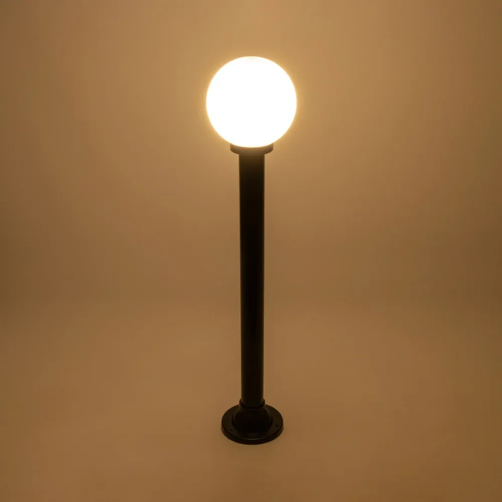 GLOBOSTAR® AGROS 61596 Φωτιστικό Κολωνάκι Κήπου με Ντουί 1 x E27 AC 220-240V Αδιάβροχο IP65 - Λευκό & Μάυρο - Μ20 x Π20 x Υ100cm
