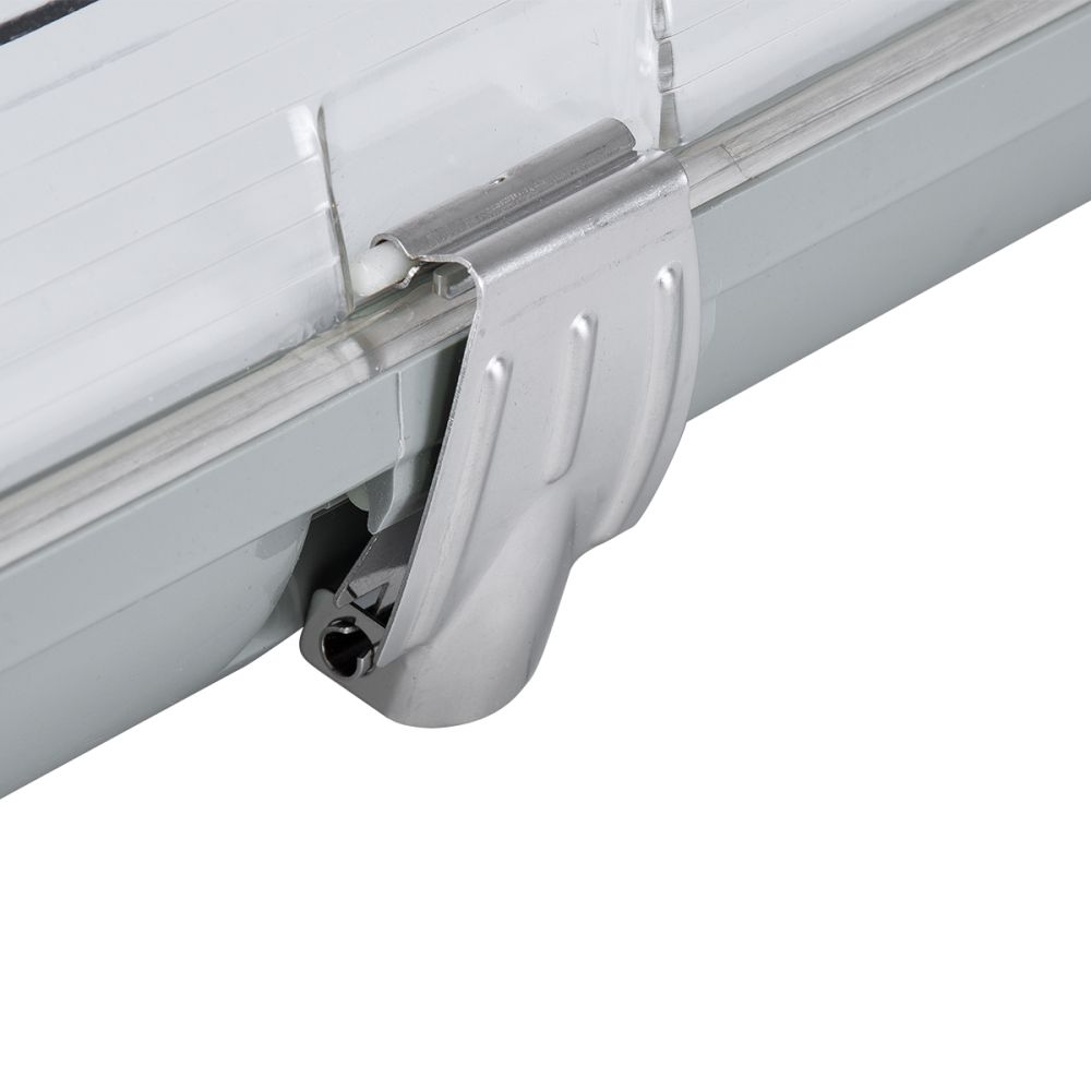 GLOBOSTAR® VIGAS 90614 Γραμμικό Βιομηχανικό Φωτιστικό Σκαφάκι Tri-Proof με Μεταλλικά Clips για 1 x Λάμπες T8 G13 150cm Τύπου Φθορίου LED Τροφοδοσίας Ενός Άκρου 120° AC 220-240V Αδιάβροχο IP65 - Γκρι με Διάφανο Κάλυμμα Πλαστικό PC - Μ156 x Π8 x Υ9cm