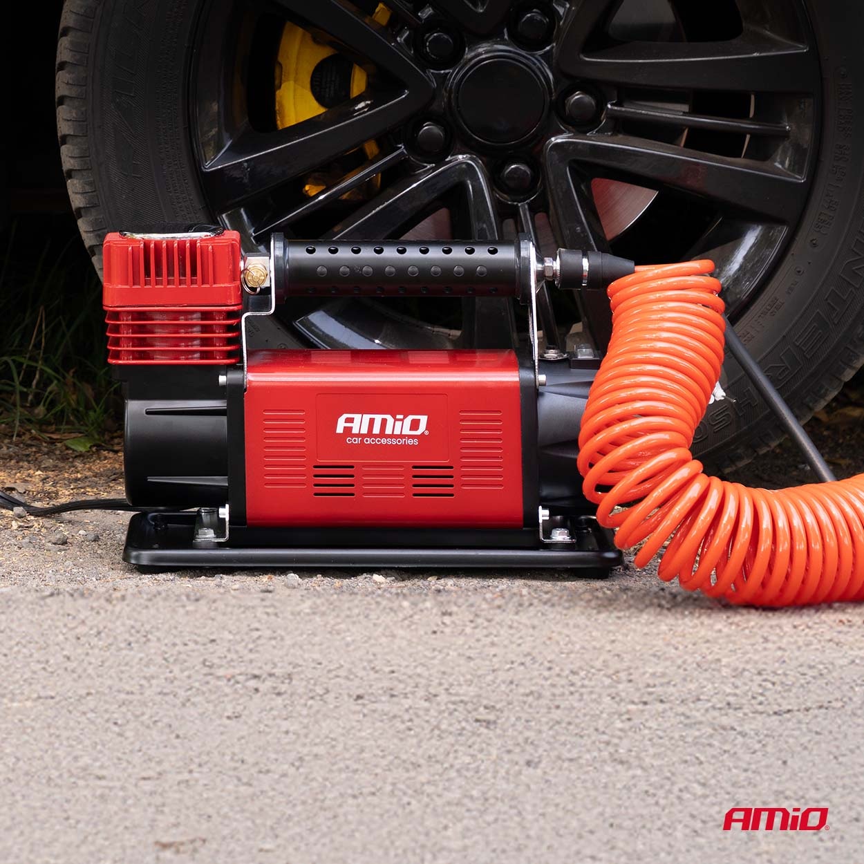 Amio – Κομπρεσέρ Αέρα Αυτοκινήτου Heavy Duty ACOMP-24 12V 600W 160l/min έως 10bar με Βαλίτσα & Ακροφύσια για Γρήγορο Φούσκωμα – 1 Τεμ. (04398/AM)