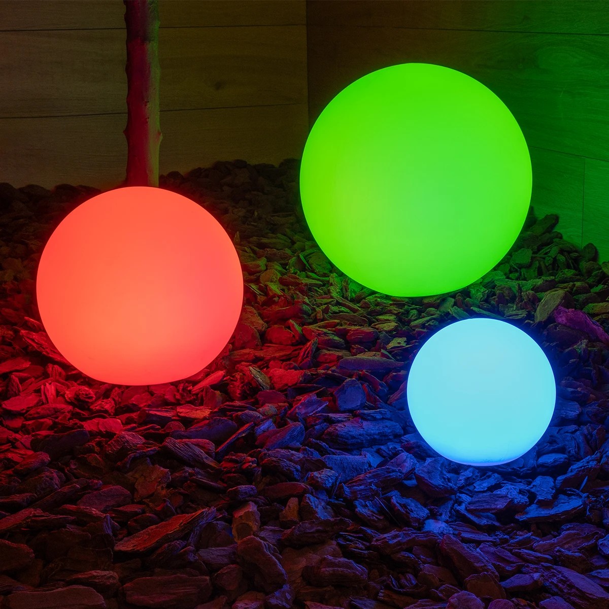 GLOBOSTAR® GARDENGLOW 71473 Μοντέρνο Φωτιστικό Κήπου Μπάλα με IR Ασύρματο Χειριστήριο LED 3W 240lm 360° DC 5V με USB-C με Επαναφορτιζόμενη Μπαταρία Li-ion 3.7V 2x18650 1400mAh Αδιάβροχο IP54 Πολύχρωμο RGBW Dimmable - Sanan SMD Chip - Γαλακτερό Λευκό - Μ15