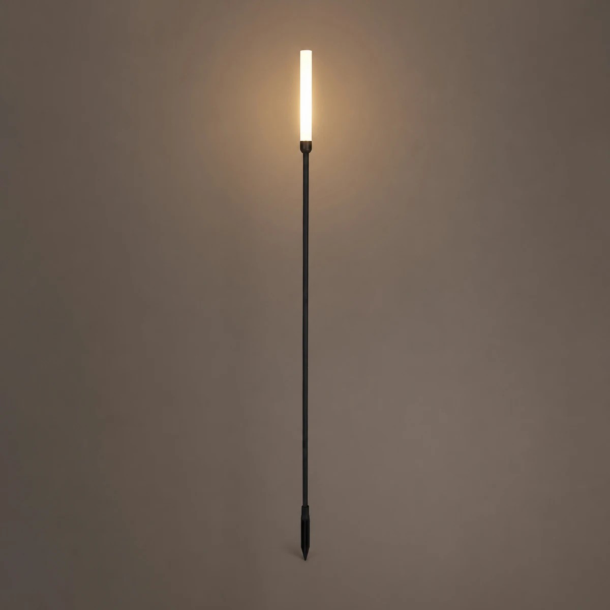 GLOBOSTAR® REED GLB-103-0006 Φωτιστικό Κολωνάκι Κήπου με Καρφωτή Βάση LED 2W 180lm 360° DC 24V Αδιάβροχο IP65 Θερμό Λευκό 2700K - Sanan SMD Chip - Μαύρο Ματ - Μ2 x Π2 x Υ100cm - 3 Χρόνια Εγγύηση